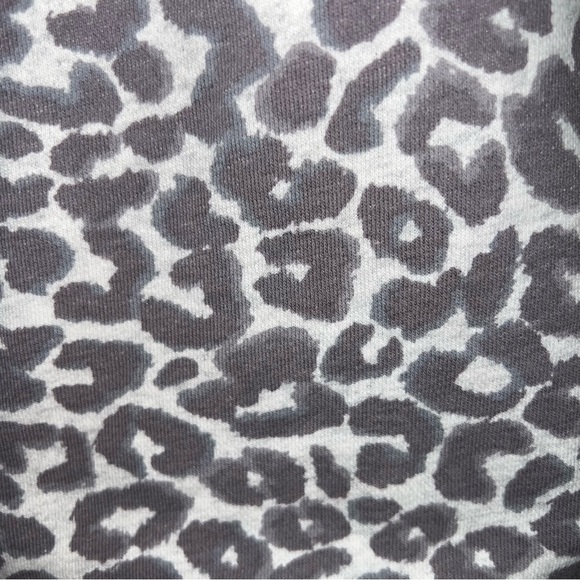 T by Talbots Classic French Terry Cheetah Sweatshirt Size Small - Picture 6 of 11
